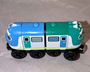 Chuggington Wooden Railway Hoot & Toot Double-Ended Engine Train